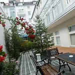 Lounge Hotel